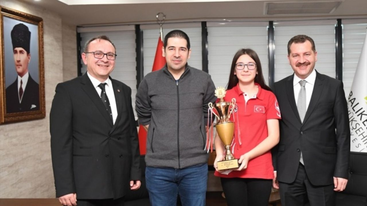 Balıkesirli satranççı Elifnaz Akat, Yunanistan'da Avrupa şampiyonasına katılacak