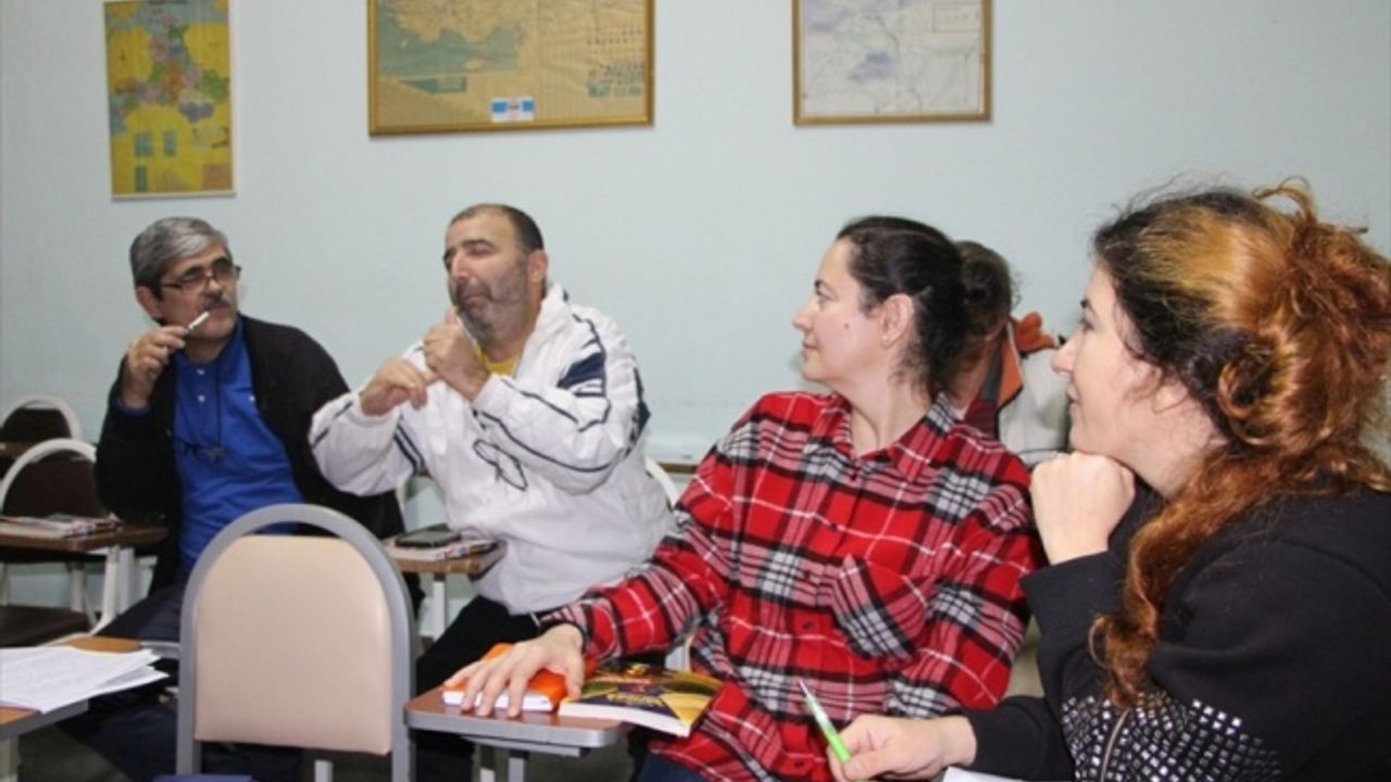 İşitme engelliler ehliyet hayaline özel eğitimle daha kolay kavuşacak