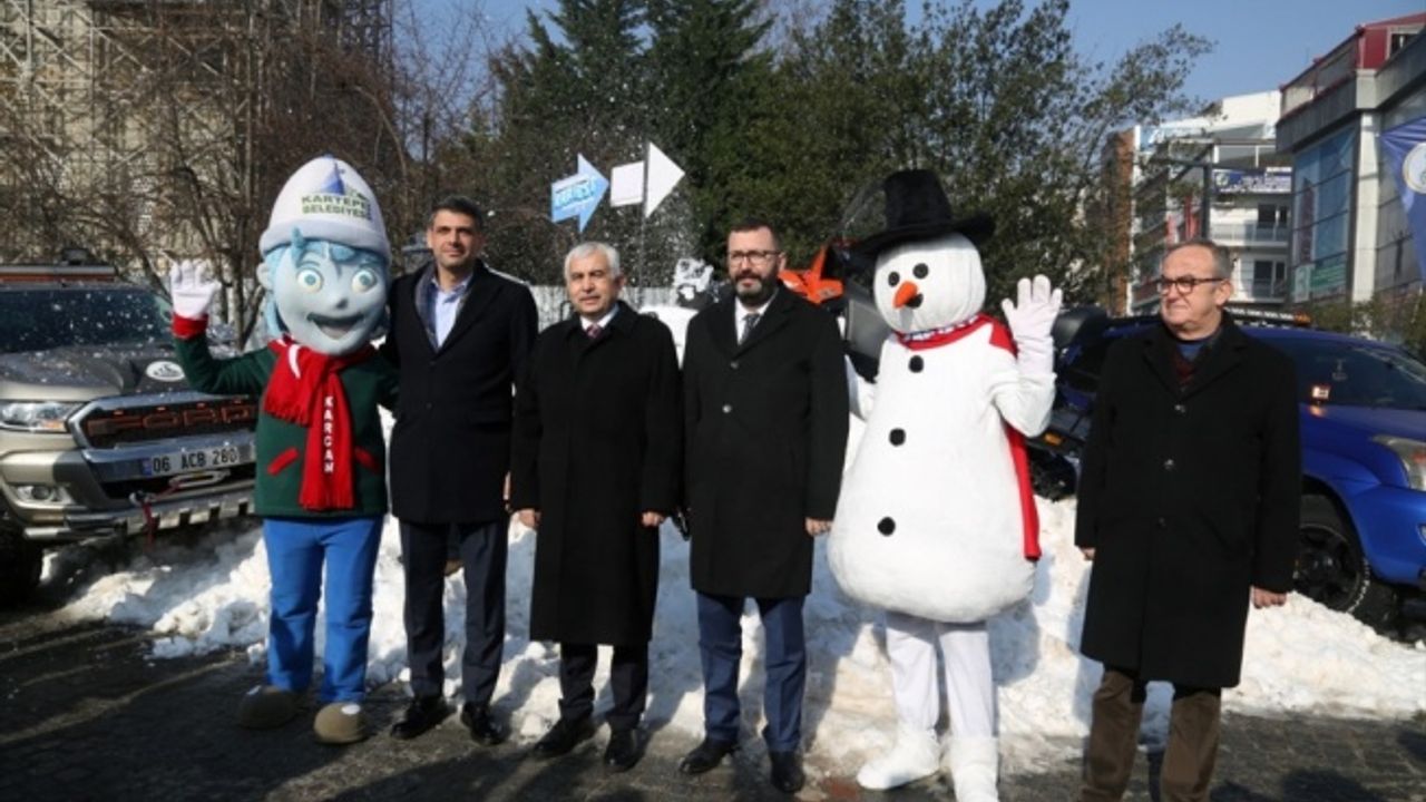 KarFest'in tanıtımı için iki kamyon kar getirildi