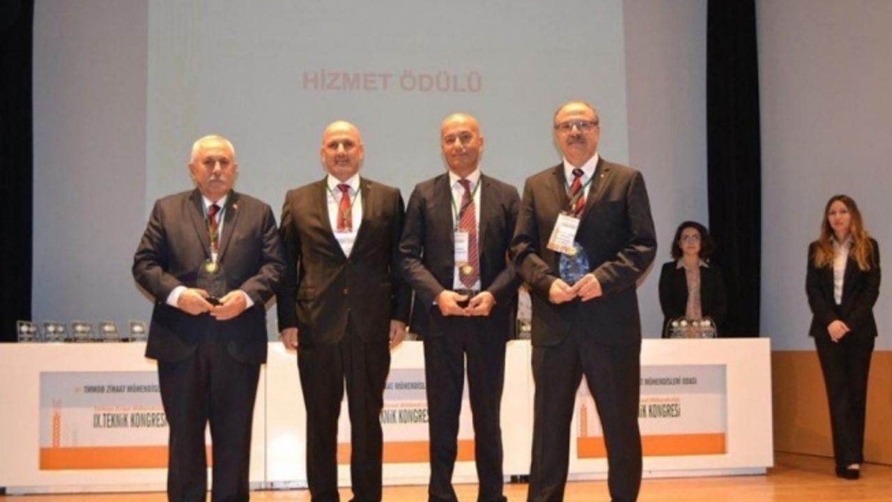 NKÜ Üniversitesi Öğretim Üyesi Prof. Dr. Gençtan'a TMMOB hizmet ödülü verildi