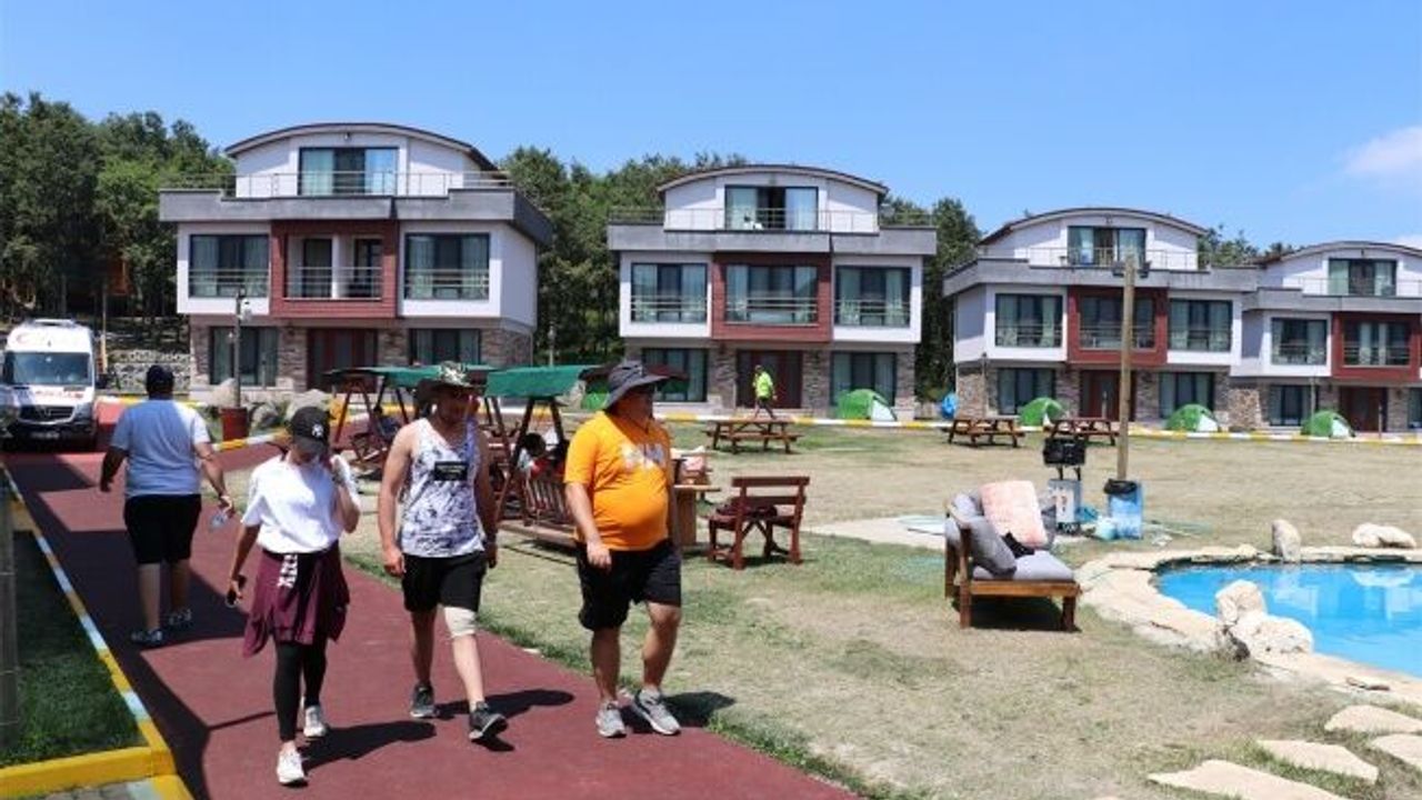 Doğa kampıyla 5 ton zayıflayan 100 kişi 5 milyon adımla obeziteye dikkat çekiyor