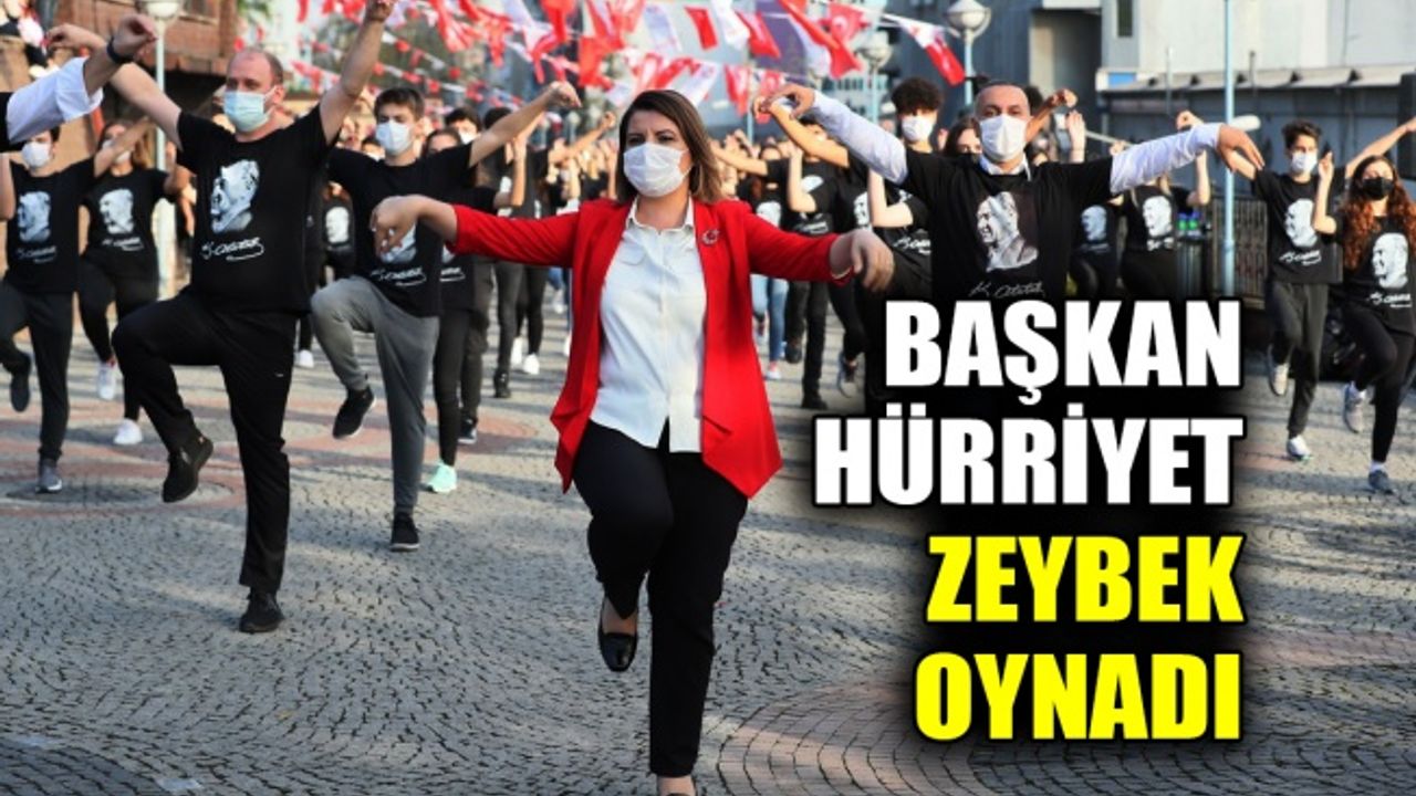 Başkan Hürriyet, Cumhuriyet Bayramı'nda zeybek oynadı