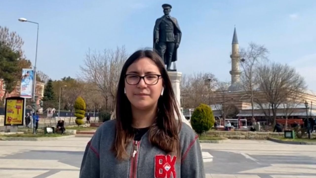 Edirneli öğrenciler İstiklal Marşı'nın on kıtasını on ayrı tarihi mekanda okudu