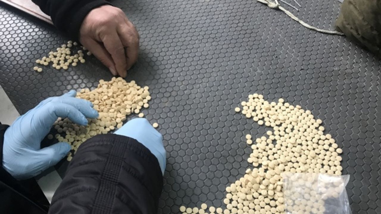 Kocaeli'de yük gemisinde 3 ton 860 kilogram esrar ele geçirildi