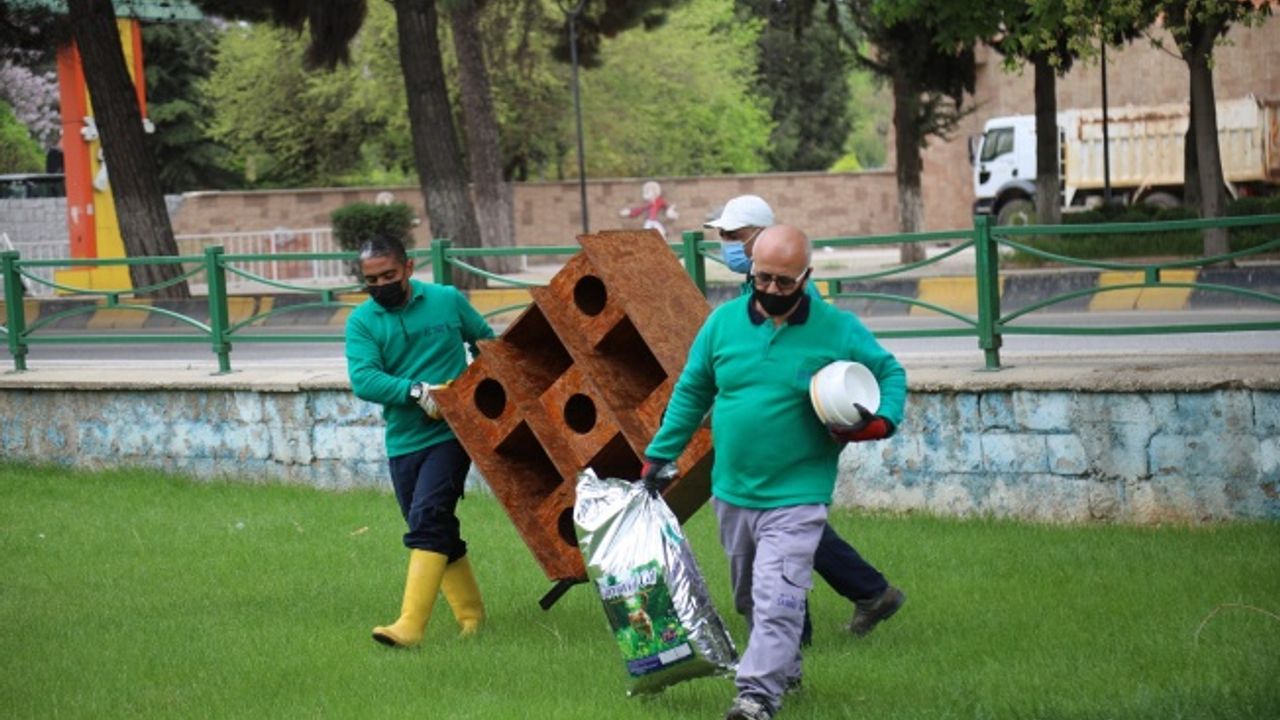 Gaziantep Hayri Tütüncüler Parkı'na yeni kedi evleri