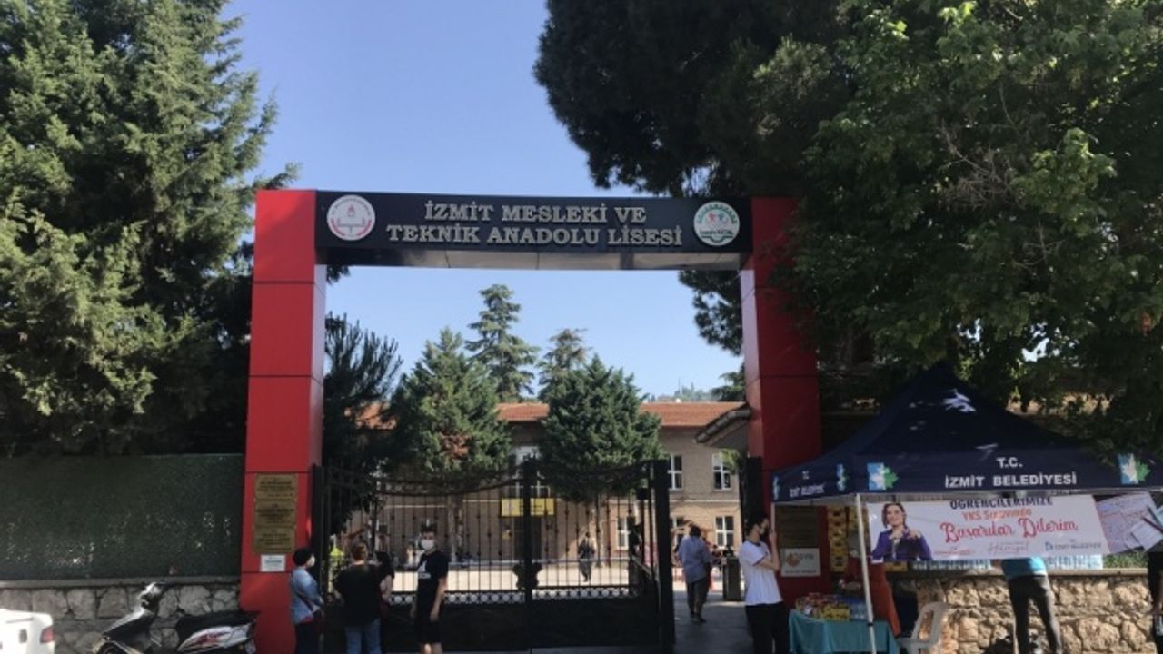 Sakarya, Kocaeli, Karabük ve Bolu'da üniversite adaylarının YKS heyecanı