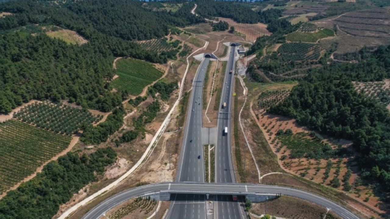 "İstanbul-İzmir Otoyolu" güzergahtaki illerin ekonomisine ve turizmine de katkı sağlıyor