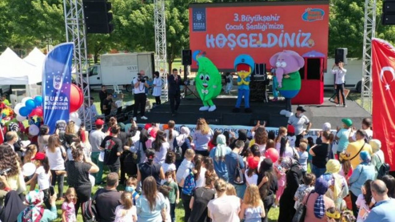 Bursa'da yaz tatiline 'Kral Şakir'li veda