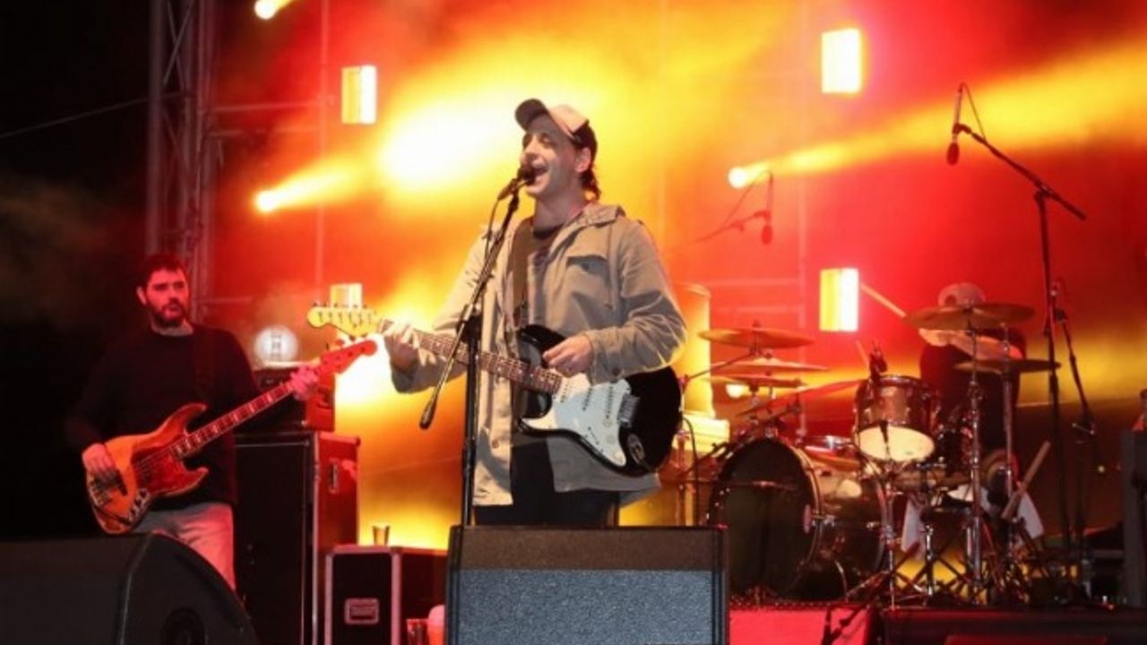 Kocaeli İzmit'te 'Duman'ı üstünde Cumhuriyet coşkusu