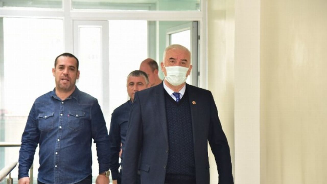 Manisa'da Tarık Almış Yüzme Havuzu ve Kapalı Spor Salonu tadilatı devam ediyor 