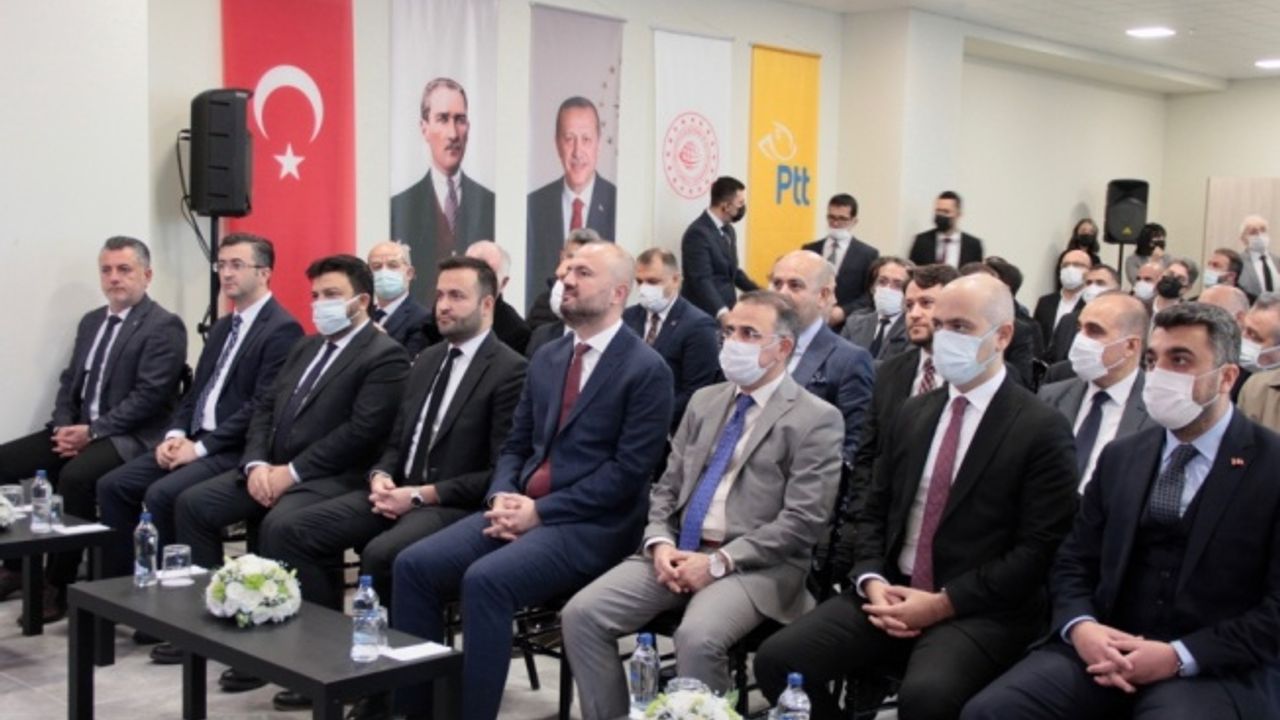 Bursa'da PTT'nin yeni konseptli hizmet binası açıldı