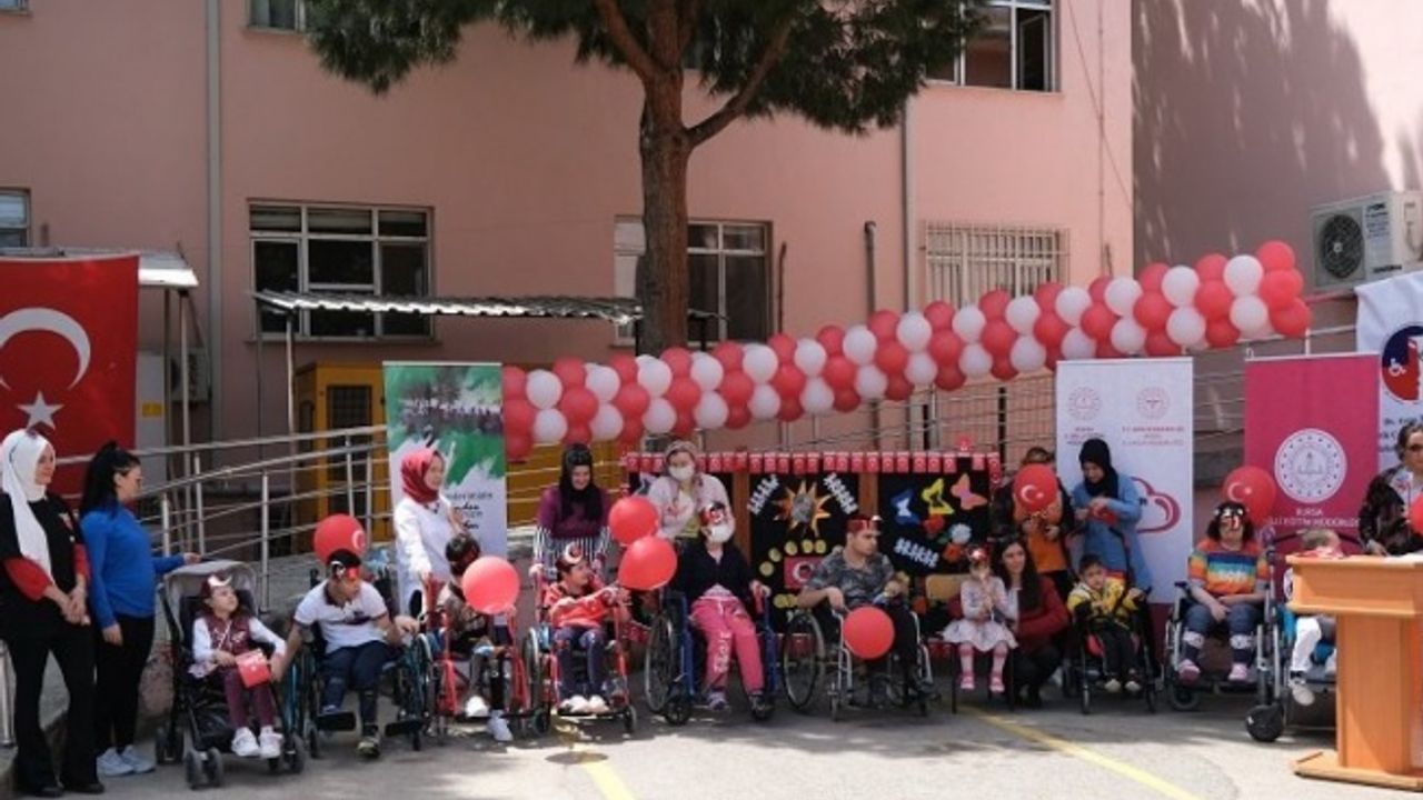 Bursa Dr. Ayten Bozkaya Spastik Çocuklar Hastanesi’nde 23 Nisan Coşkusu