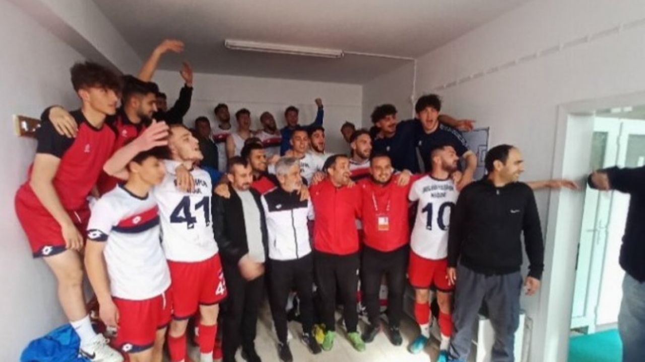Niğde Belediyespor, Azatlıspor'u 3-0 ile geçti
