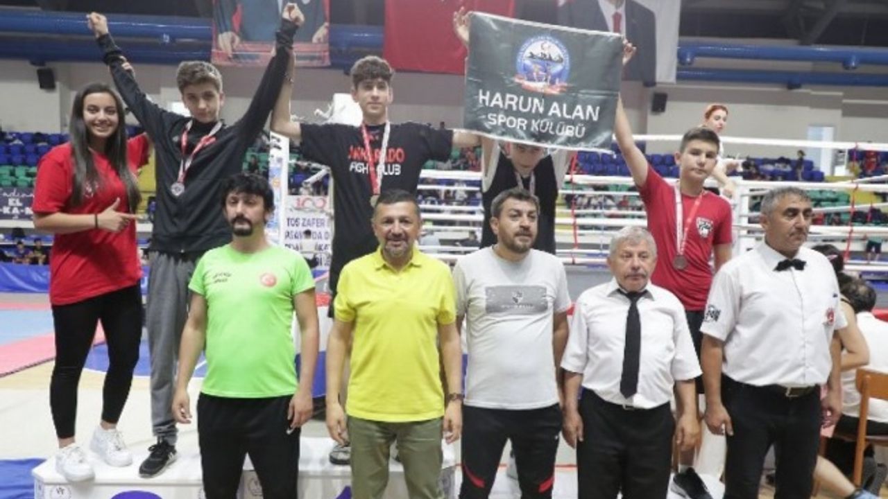 Kütahya'da 750 'Kick Boks'çu 'Zafer' için yarıştı