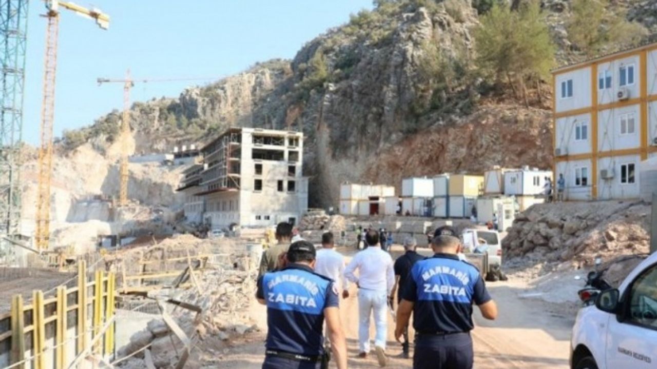 Muğla Marmaris Belediyesi'nden Sinpaş'a yapı tatil mührü