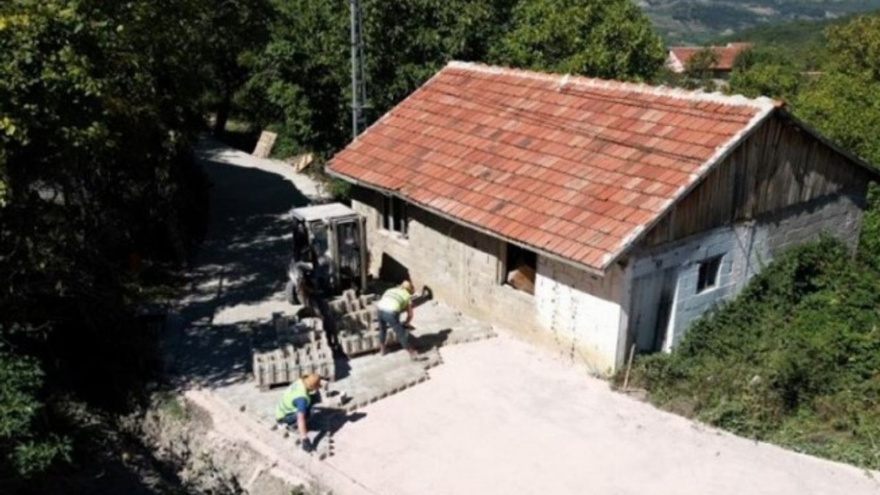 Bursa İnegöl'de İclaliye'ye parke taşı kaplama