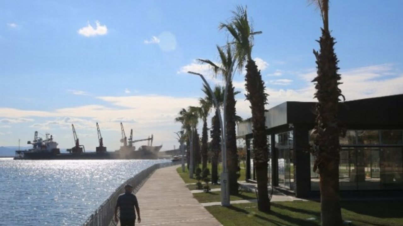 Kocaeli'de Körfez Atalar Sahil Parkı'nda sona doğru