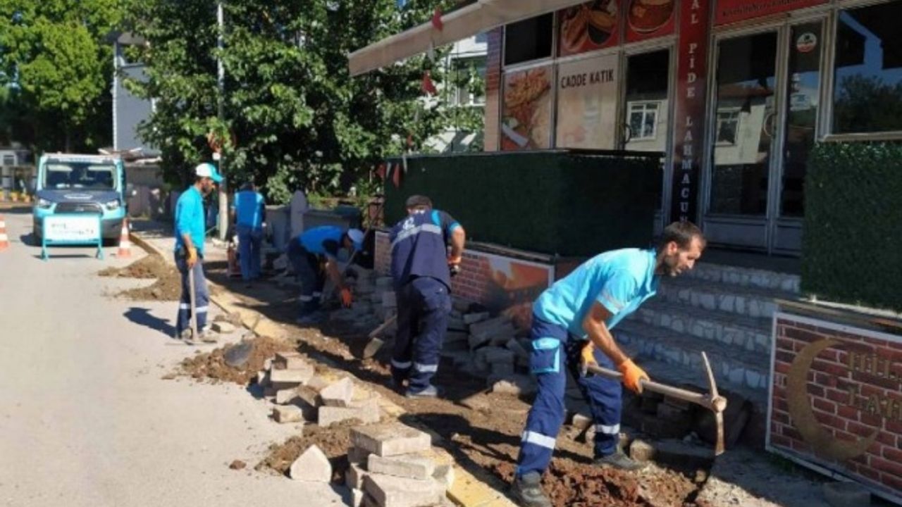 Kocaeli'de vatandaş talep ediyor, Yol Bakım Timi yapıyor
