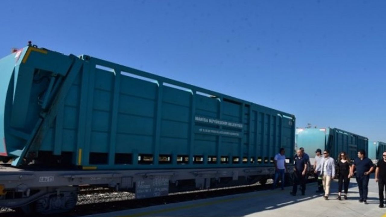 Türkiye’de ilk... Manisa'da evsel atıkları taşıyacak tren deneme seferinde