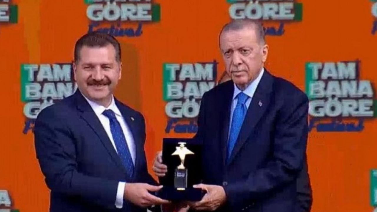 Erdoğan'dan Balıkesir Başkanı'na 'Genç Belediye Ödülü'