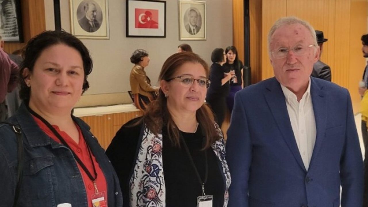 ABD'li sanatçı R. Erkan Akbaş'tan Türkiye'ye destek