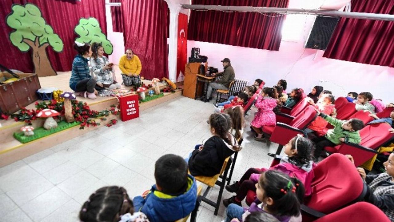 Çocuklar "Bana bir masal anlat" oyunuyla moral buldu