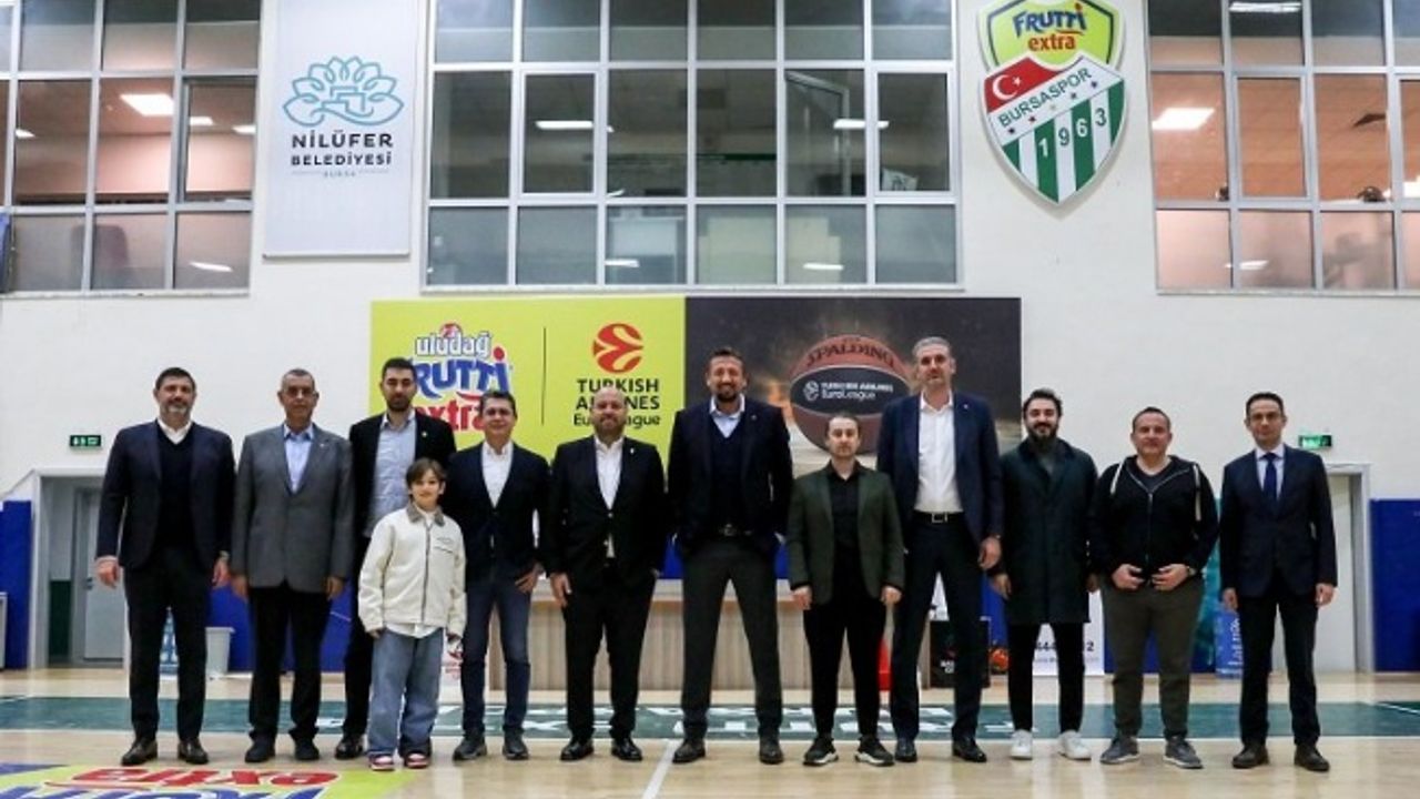 Hidayet Türkoğlu'ndan Frutti Extra Bursaspor'a ziyaret