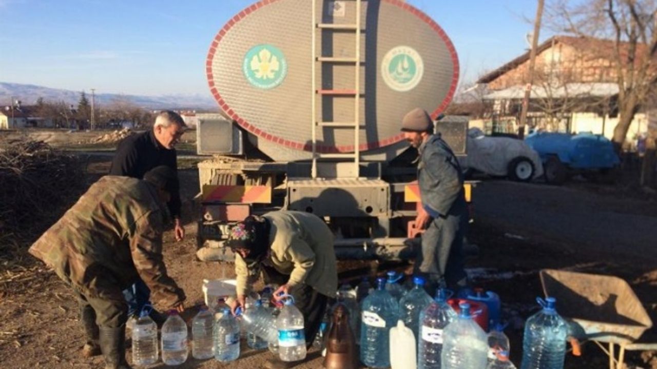 Malatya'da depremzedelere Manisa'dan temiz su desteği