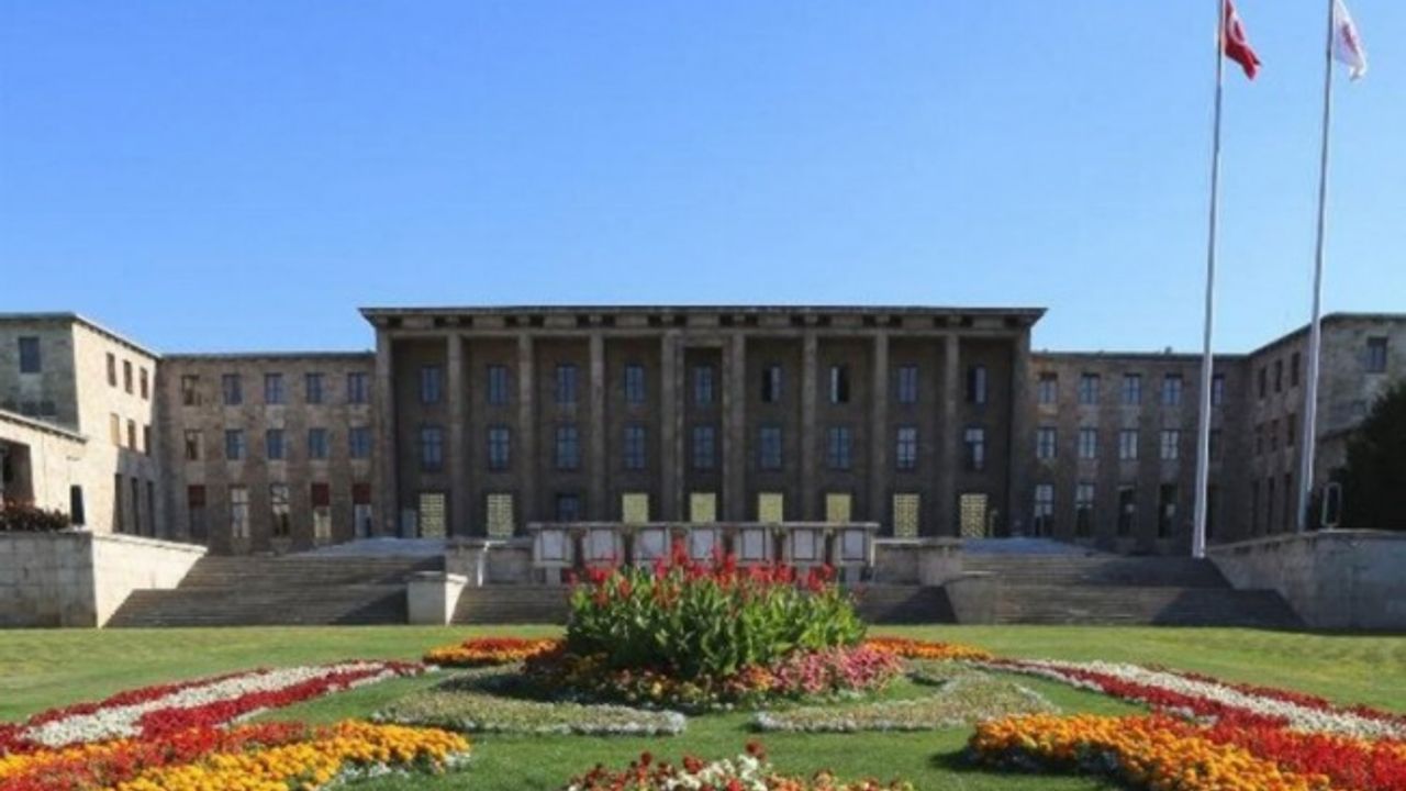 Meclis çalışmalara 3 hafta aradan sonra yeniden başlıyor... TBMM'nin gündeminde bu hafta?