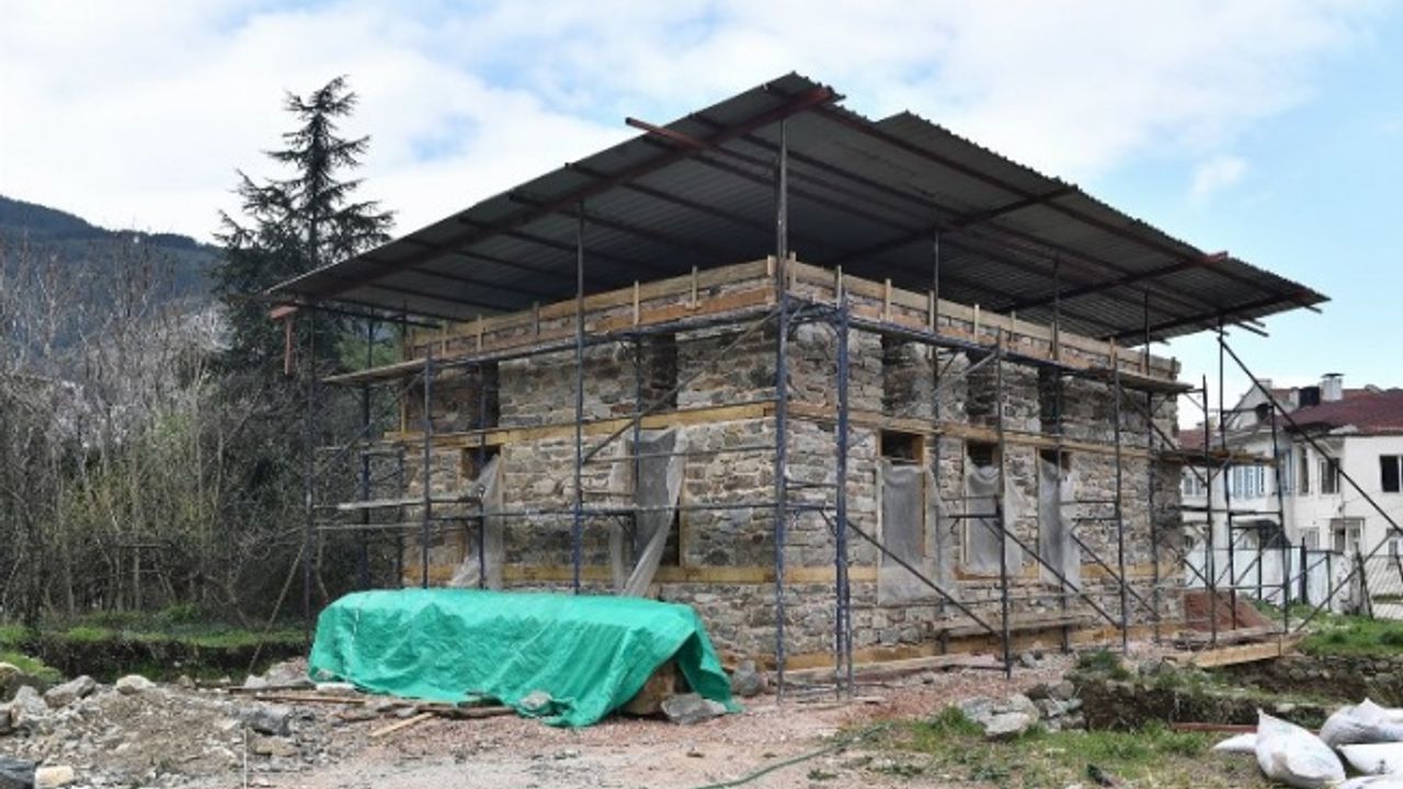 Bursa Hisar'da tarihi mescid gün yüzüne çıkıyor