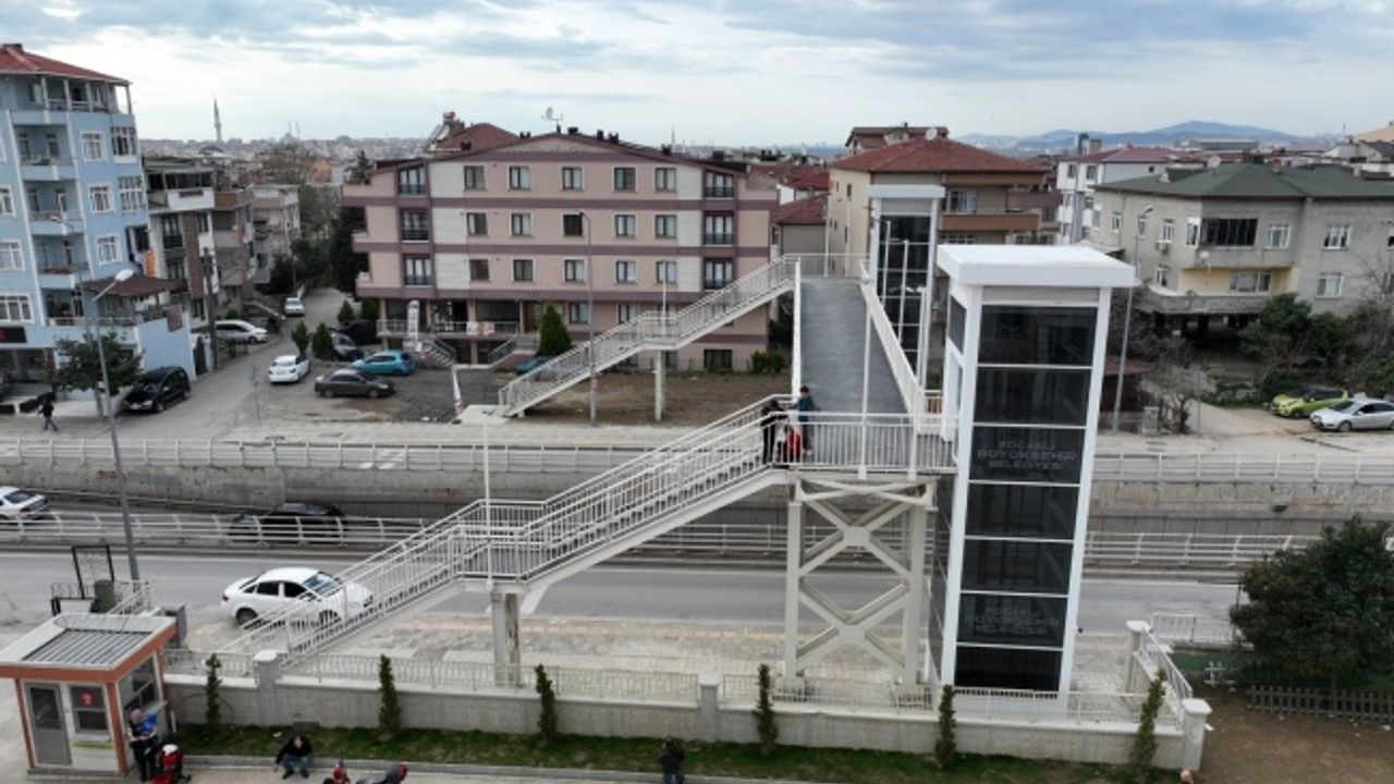Darıca Okul Yolu Caddesi’nde üst geçit tamam
