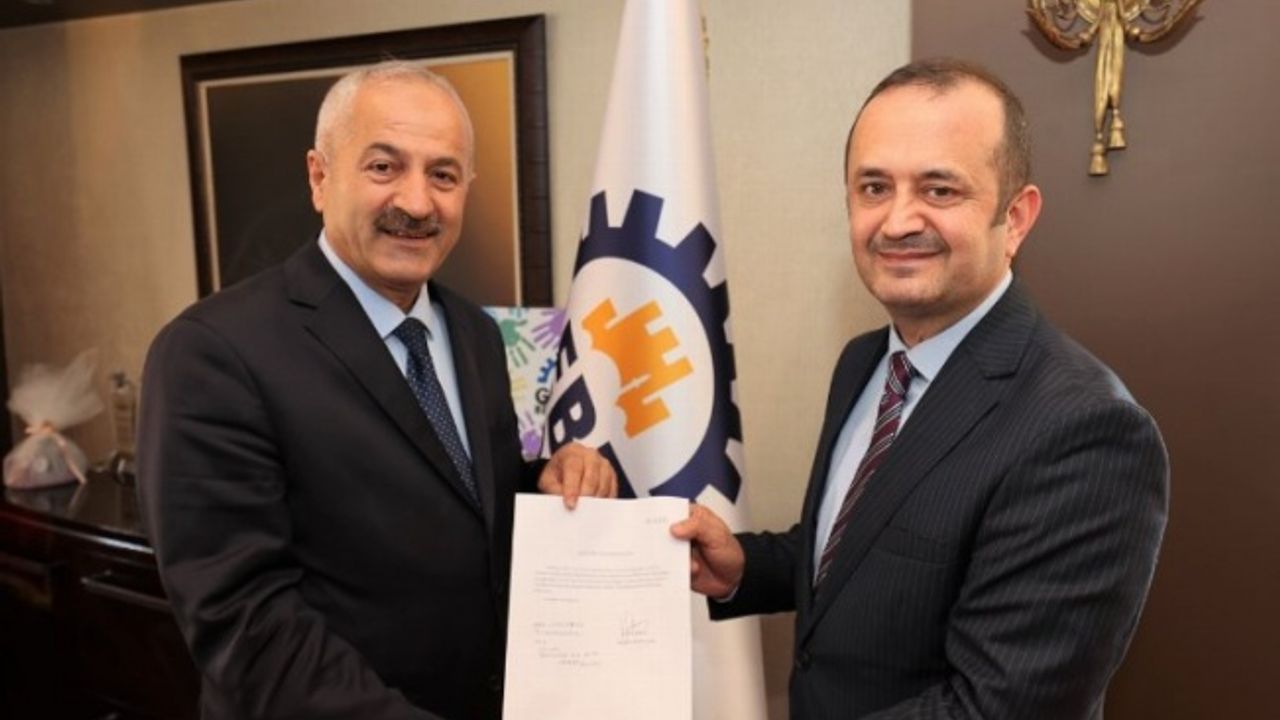 Gebze Meclis Üyesi Yaşar Çakmak milletvekilliği için istifa etti