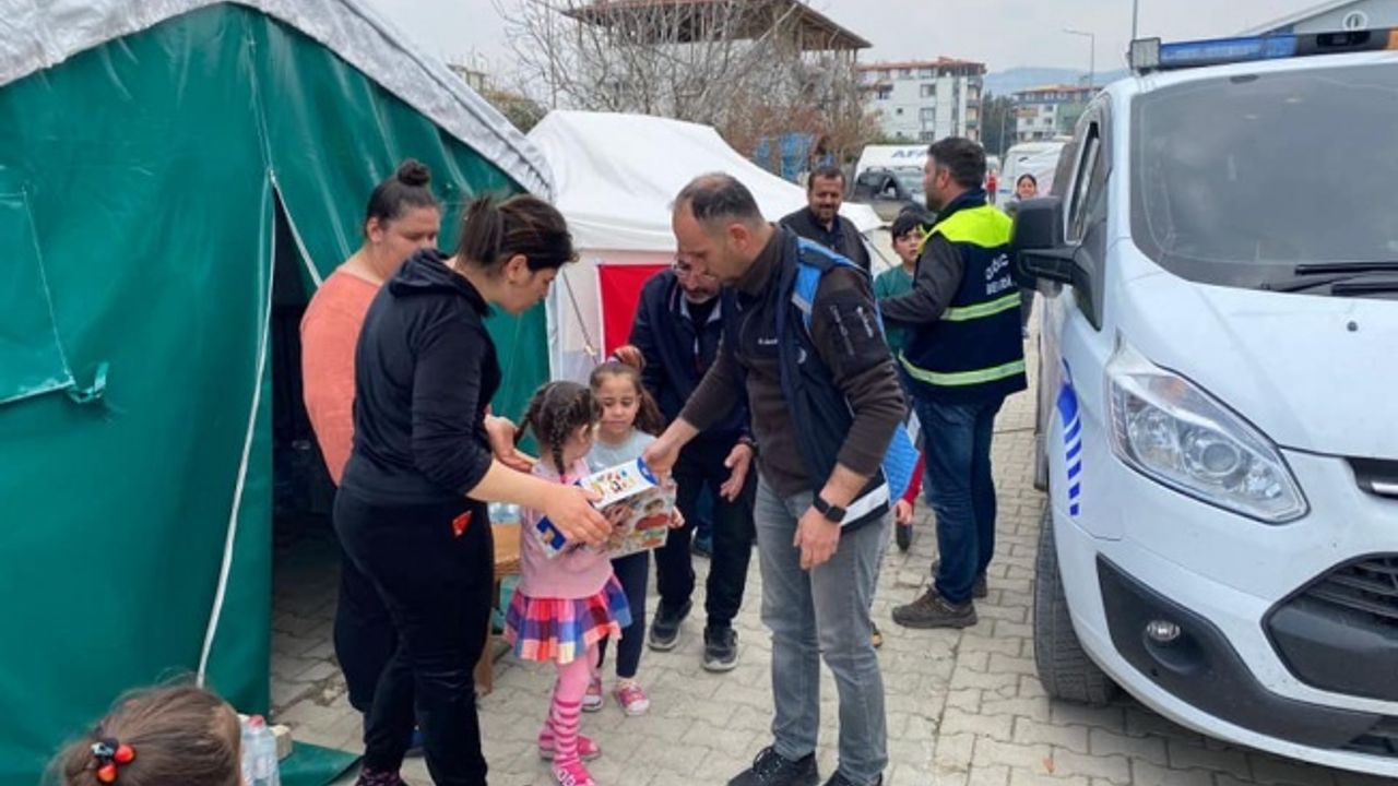 Gölcük Belediyesi Hatay’da yaraları sarmaya devam ediyor