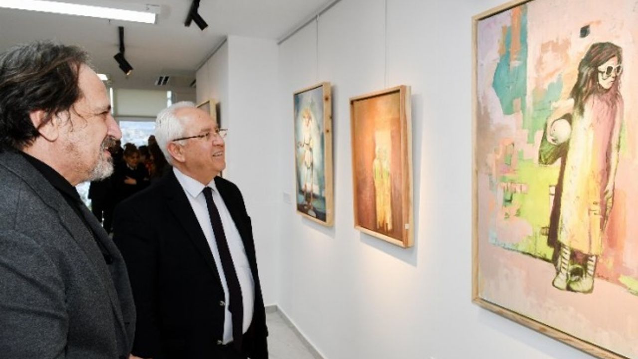 İzmir Karabağlar'da Mehmet Tüver resim sergisi açıldı
