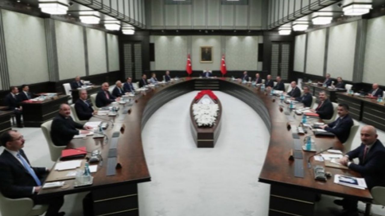 Kabine toplanıyor... Ana gündem deprem ve seçim!