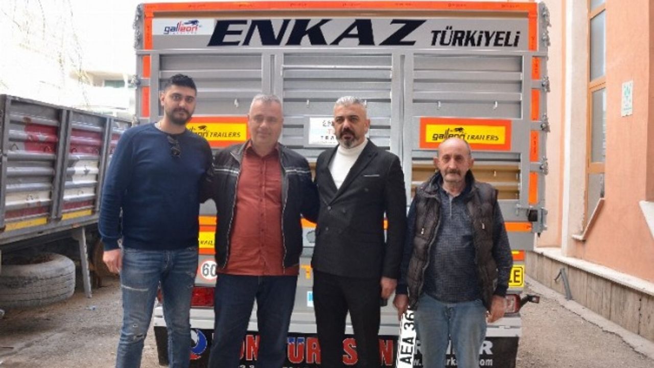 Kahraman şoföre yeni dorse hediye edildi