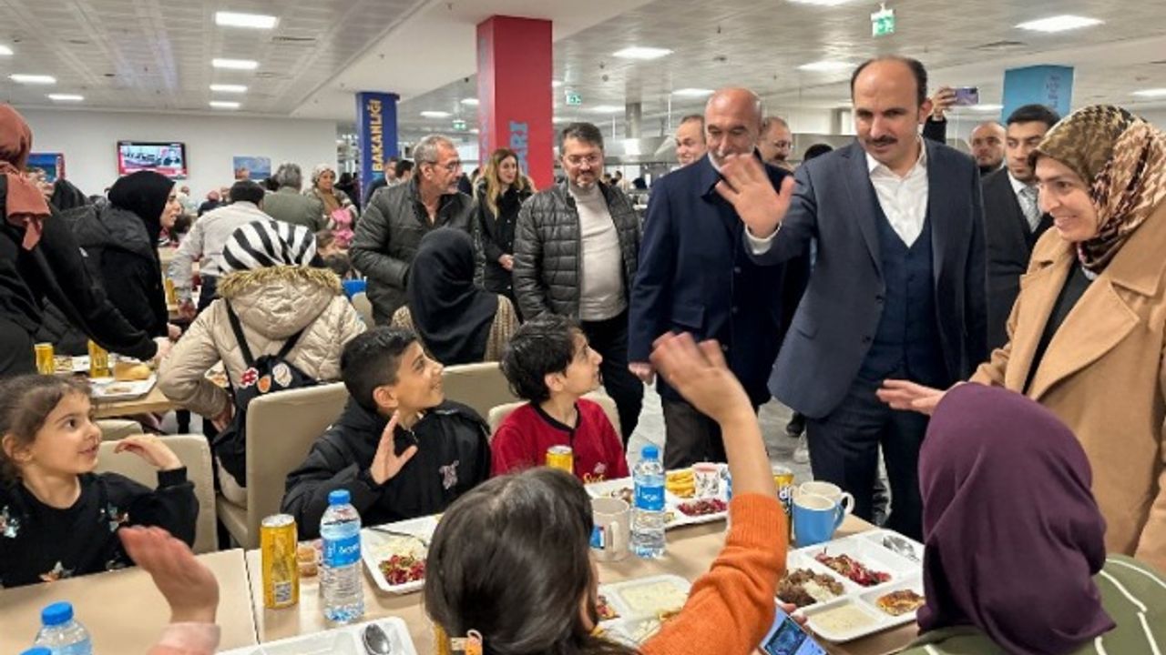 Konya'da afetzedelerin iftar bereketine ortak oldu