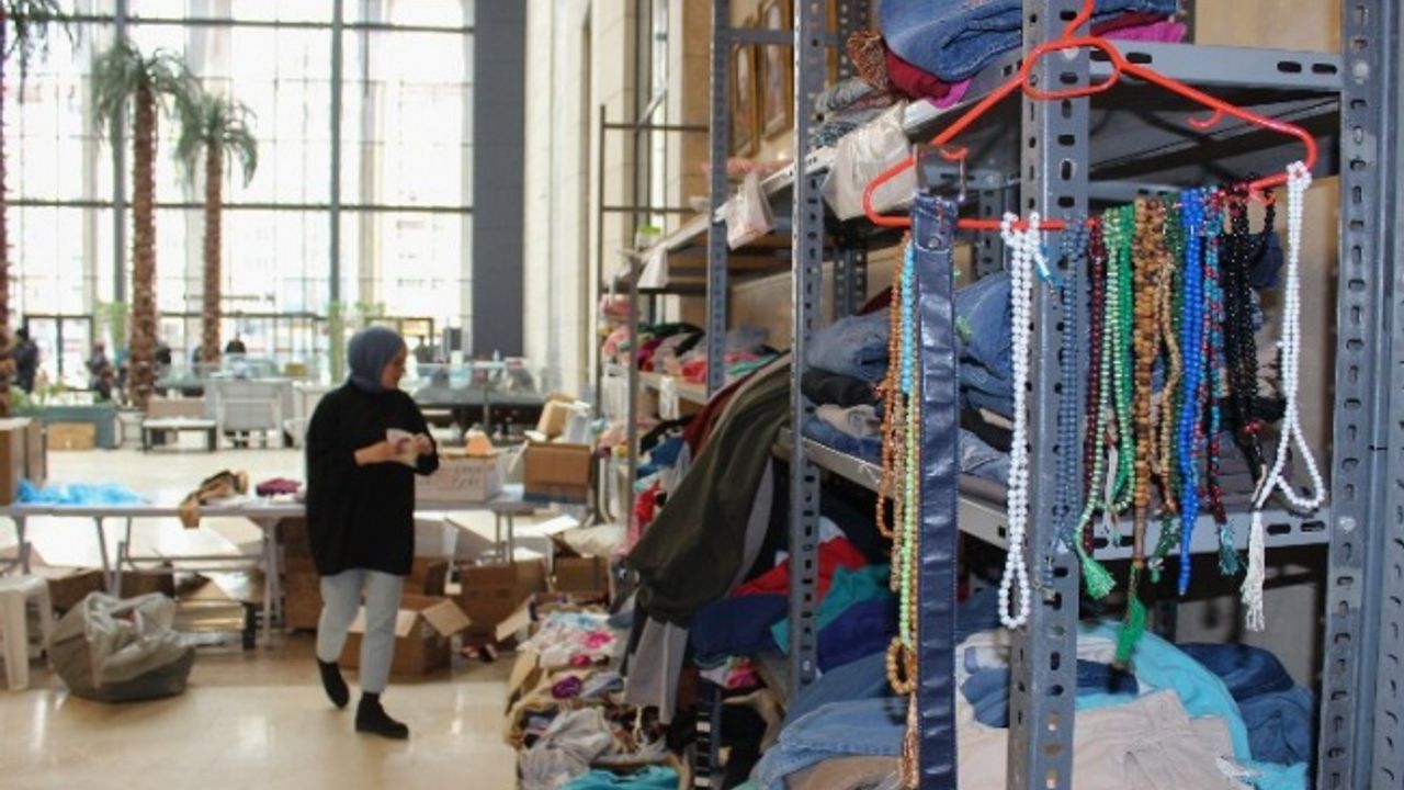 Kütahya'da Hilal Market gönüllere dokunuyor