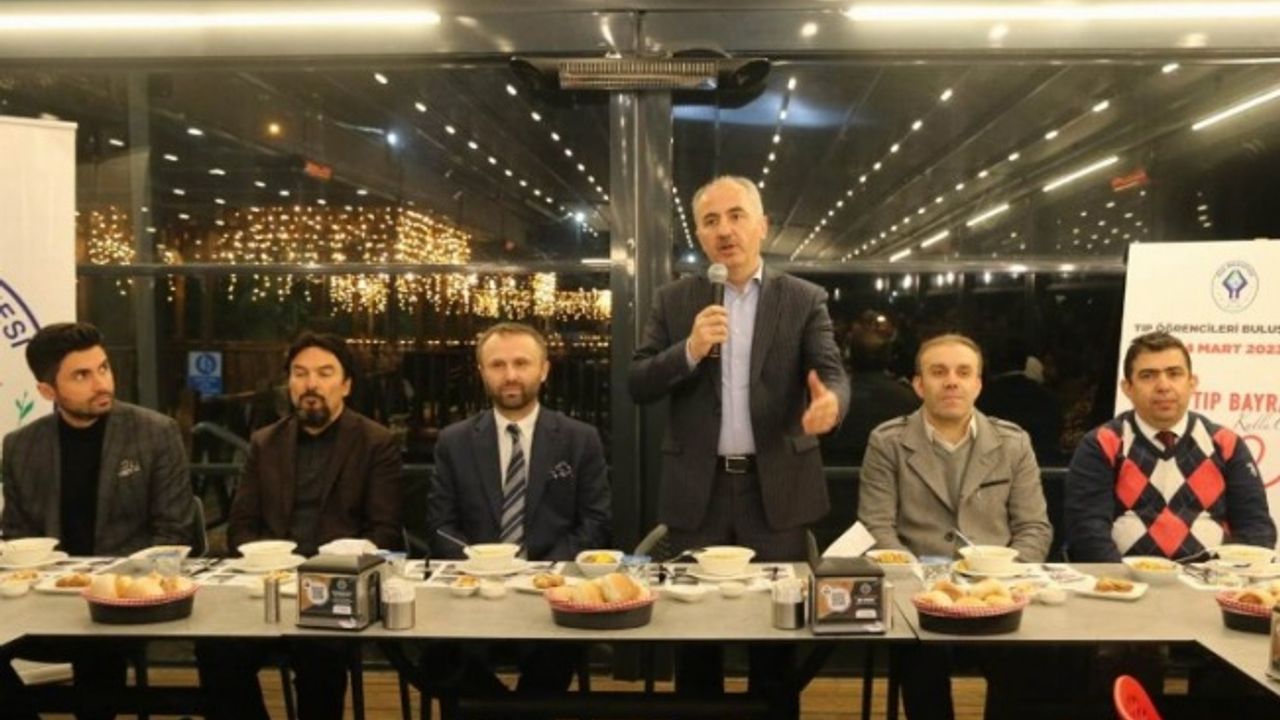 Rize'de Başkan Metin geleceğin 'Tıp'çılarıyla buluştu