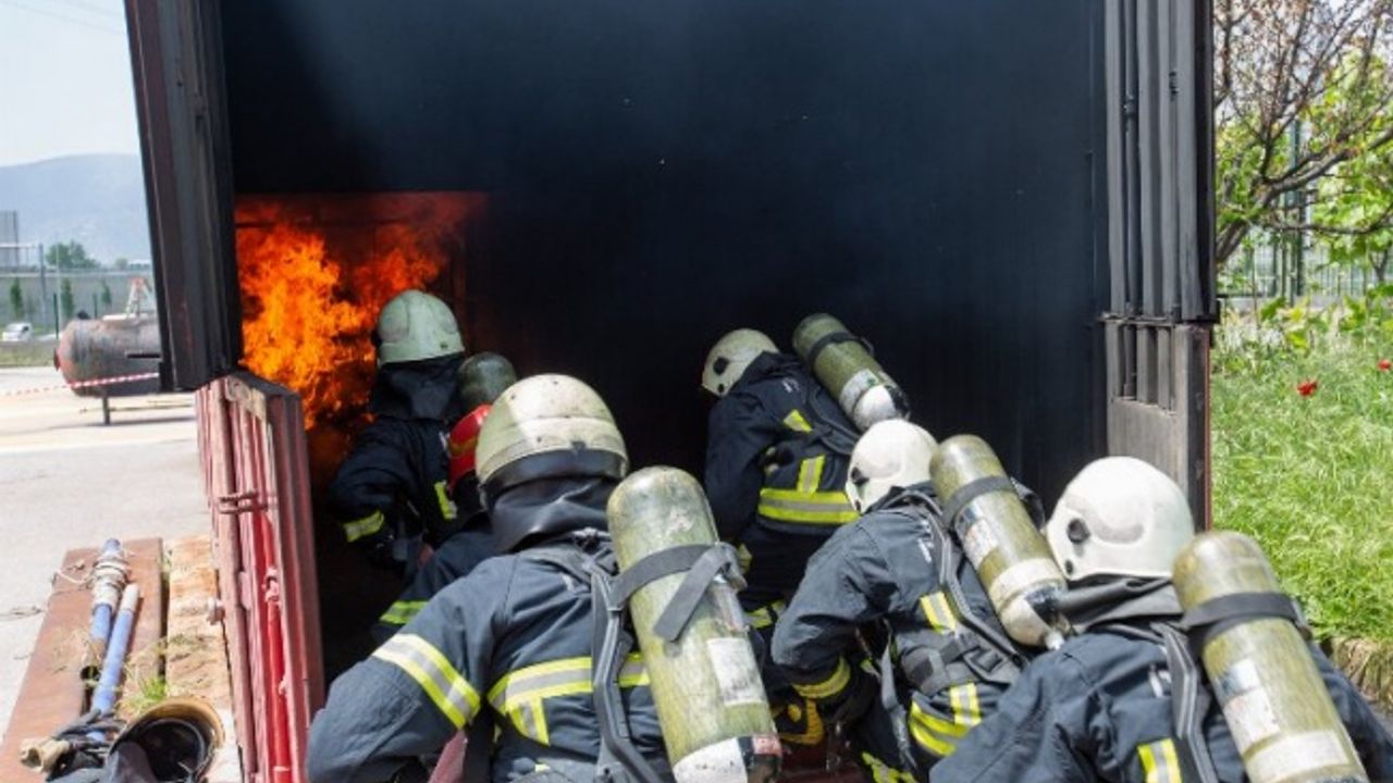 Bursa'nın yeni itfaiyecileri tatbikatlarla her koşula hazır
