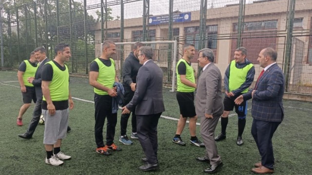 Bursa Yıldırım'da okullar arası öğretmenler sahada yarışacak