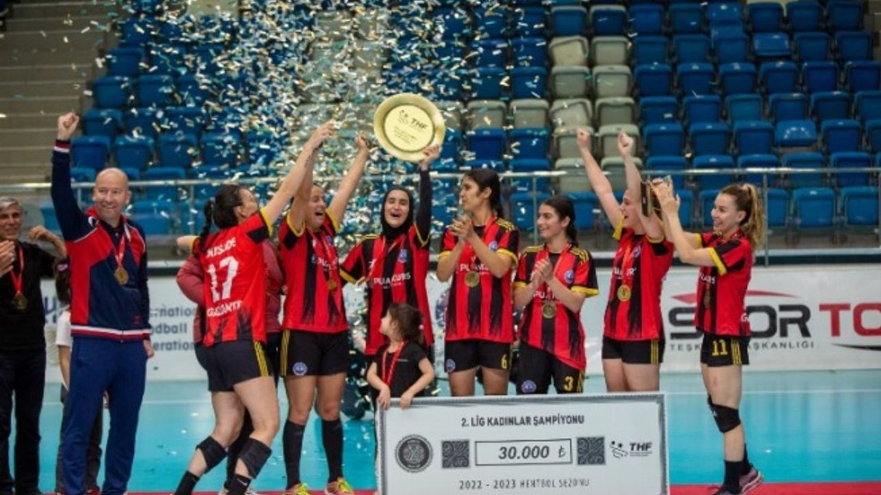 Kadınlar 2. Lig'de Nurdağı HEM şampiyon oldu