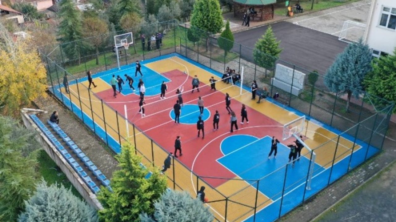 Kocaeli'de 120 okul daha spor sahasına kavuşacak