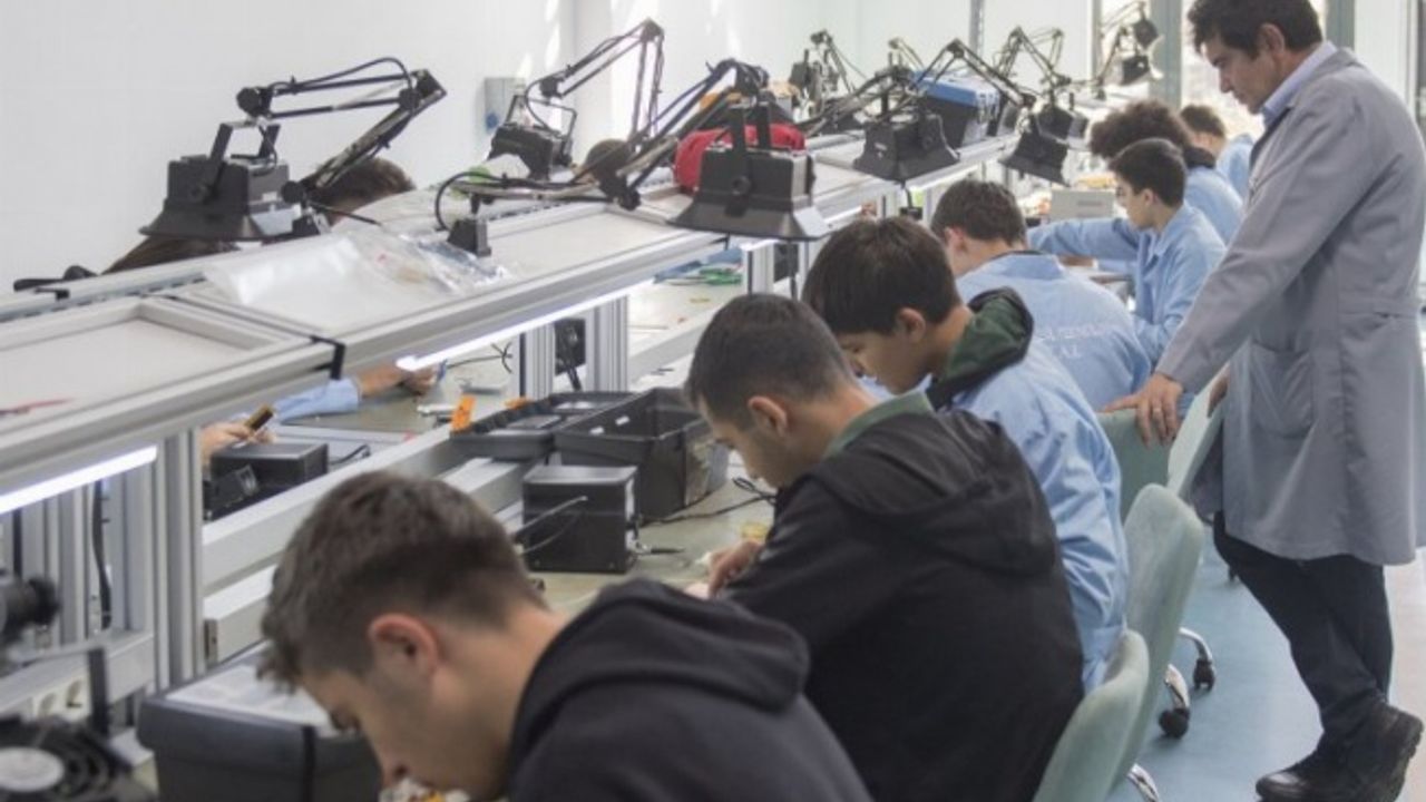 Meslek liselerini 4 ayda gelirini yüzde 189 arttırdı