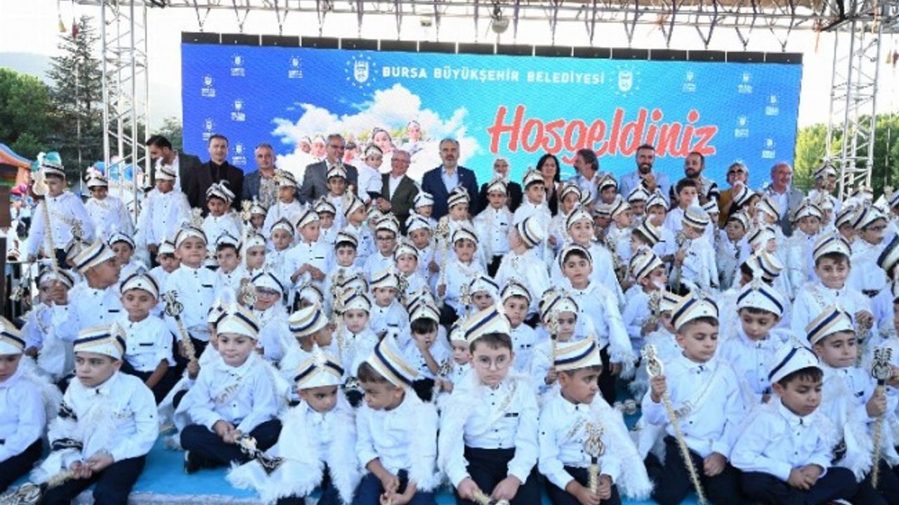 Bursa'da 1000'den fazla çocuk erkekliğe ilk adımını attı