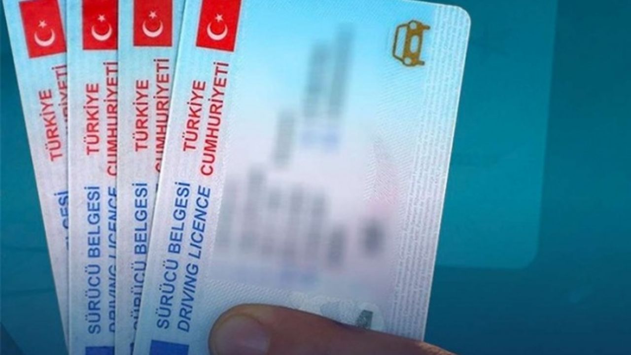 Ehliyet taşıma zorunluluğu kalkıyor! Ehliyetler kimlik kartına aktarılıyor