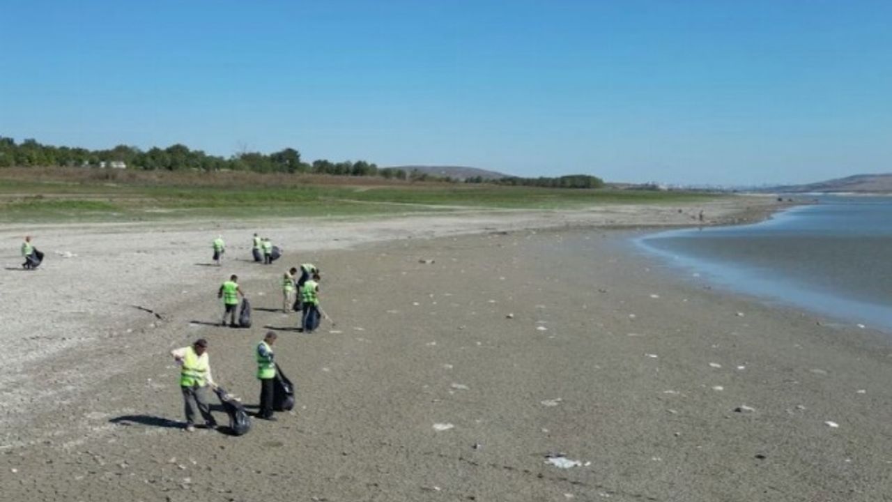 İstanbul'da baraj havzalarından haftada 100 ton atık toplanıyor