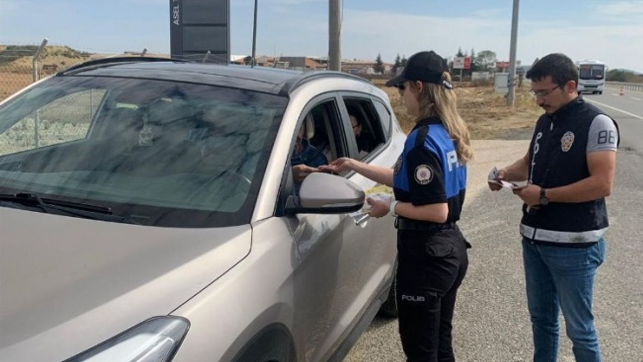 Keşan'da trafik ve araç güvenliği konulu broşür dağıtıldı