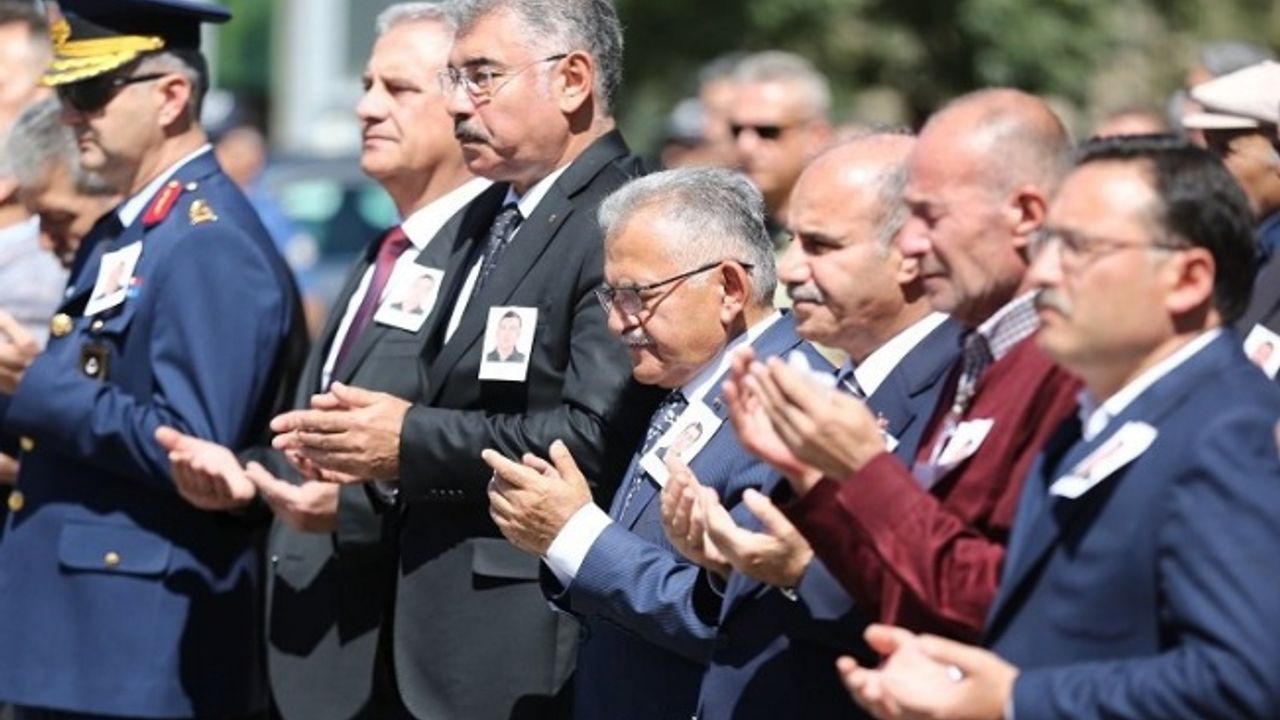 Memduh Büyükkılıç'tan şehit polise son görev