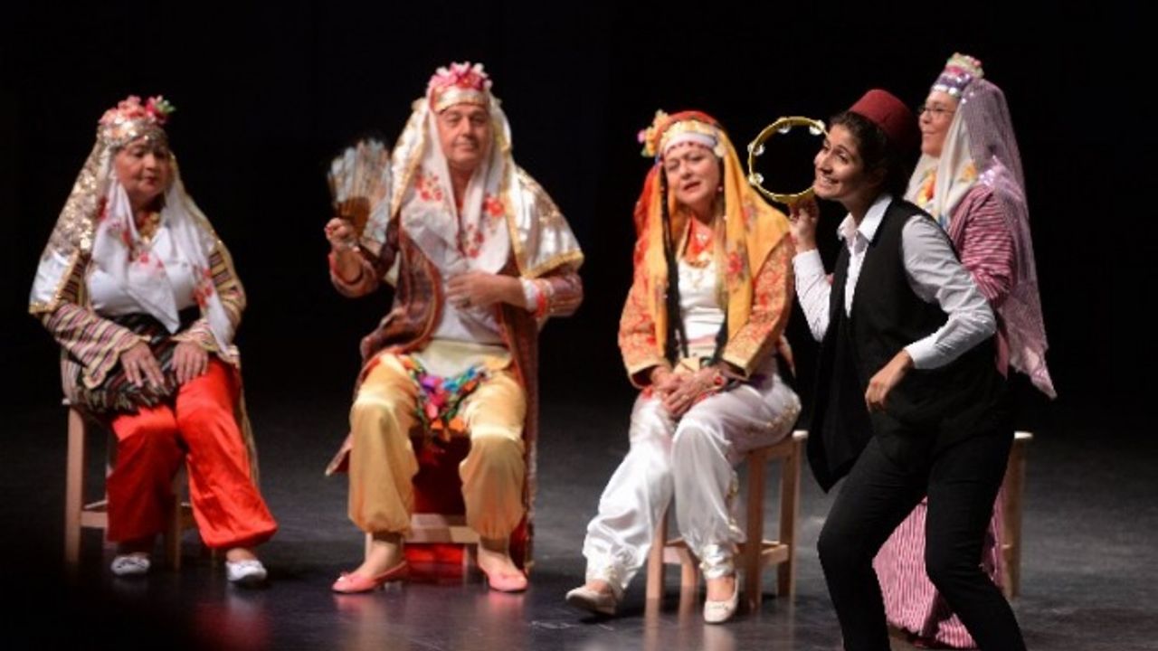 Antalya Muratpaşa'da sahne yeni yıldızlarını arıyor